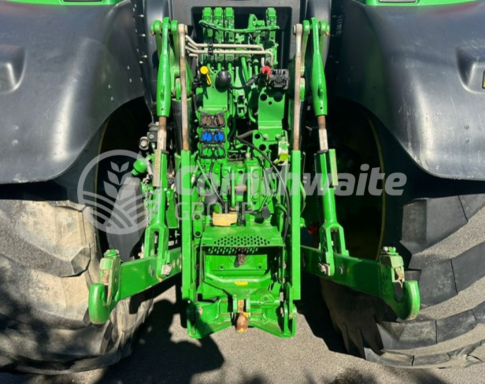 John Deere 6R 195