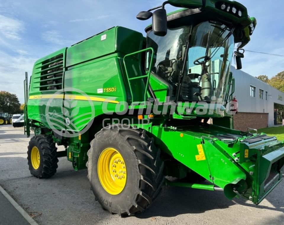 John Deere T550 Combine