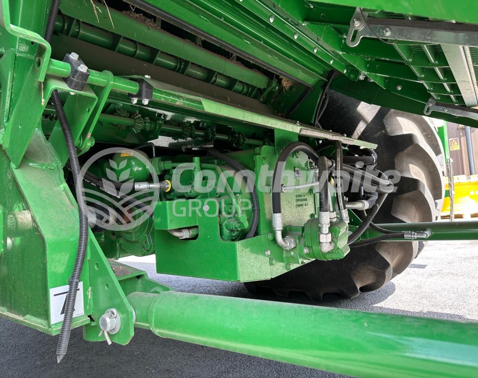 John Deere T560i