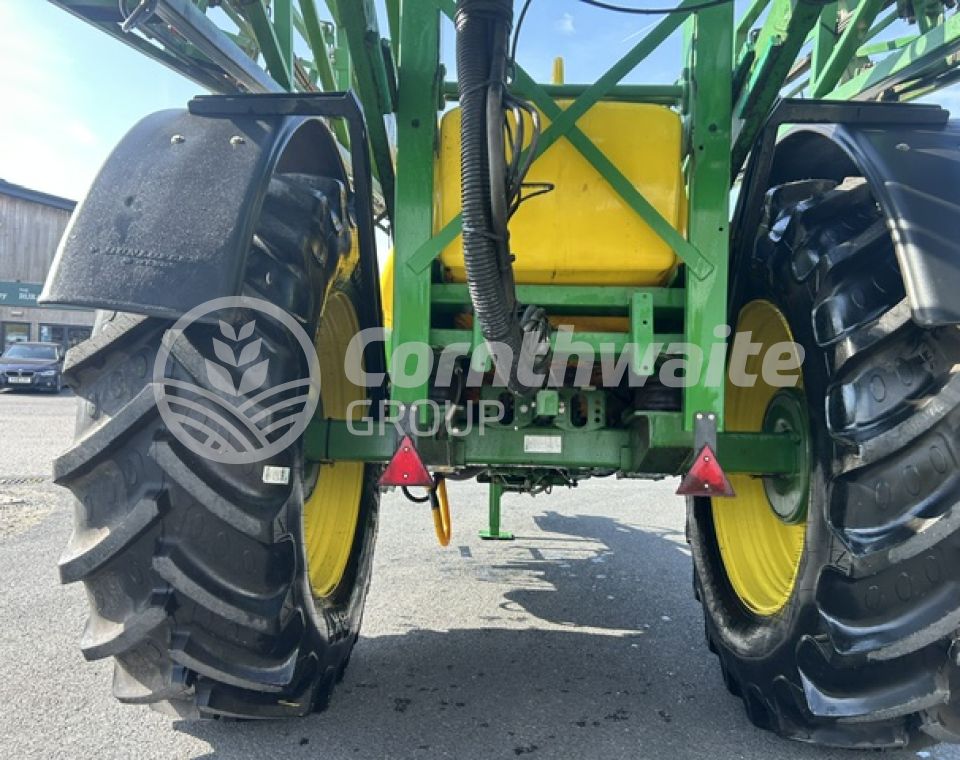 John Deere M724 Trailed Sprayer