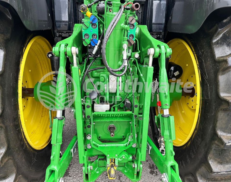 John Deere 6195M