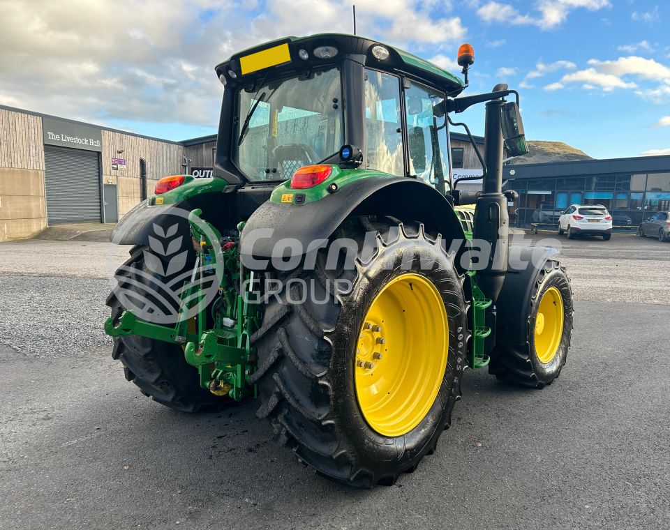 John Deere 6130M
