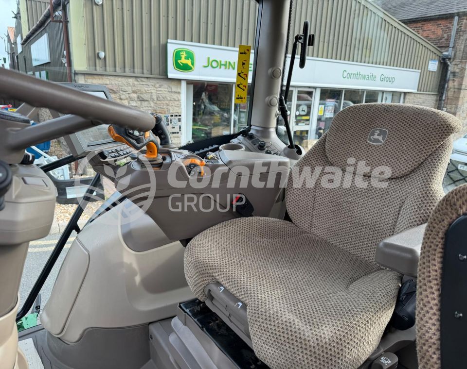 John Deere 6R 130