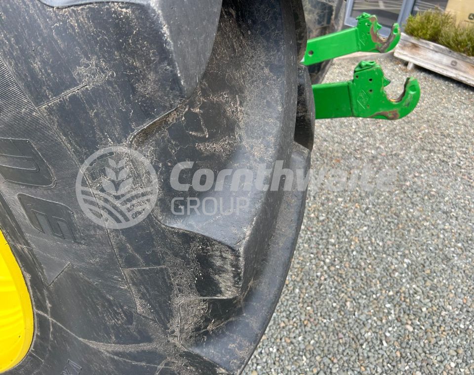 John Deere 6R 215