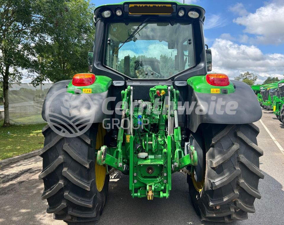 John Deere 6120M
