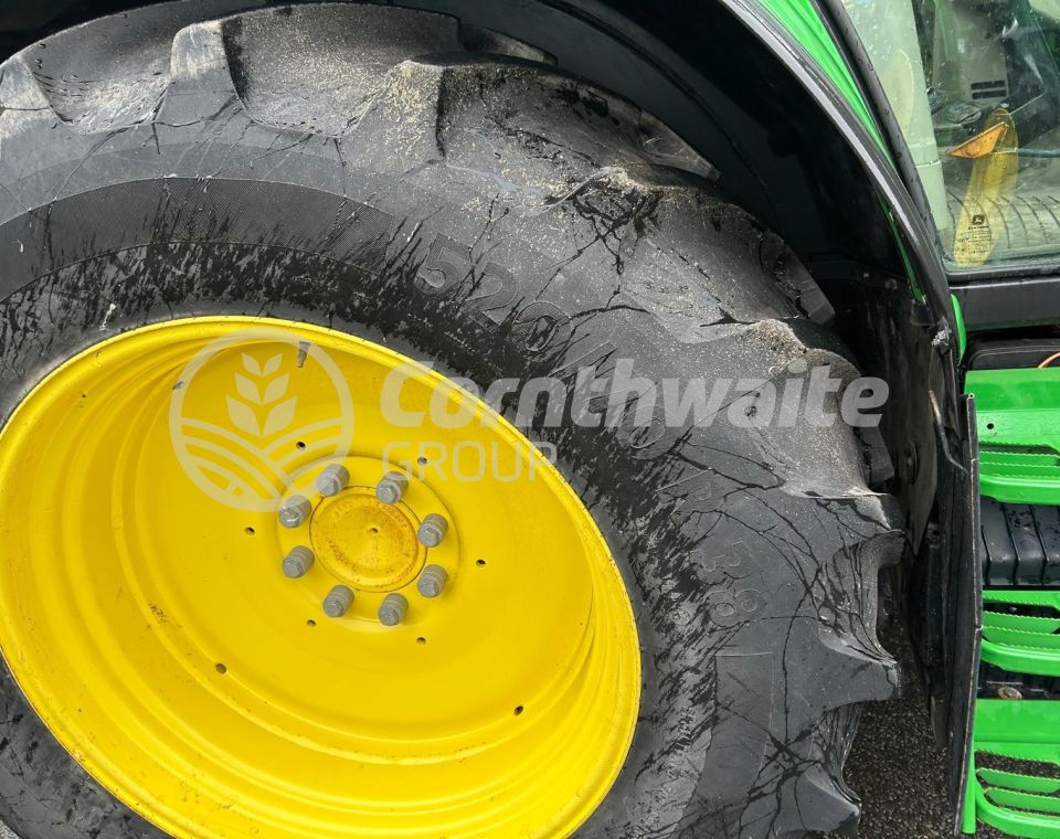 John Deere 6120M