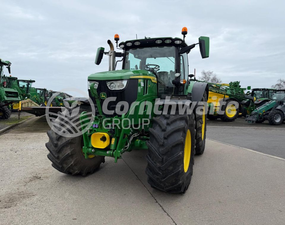 John Deere 6R 215